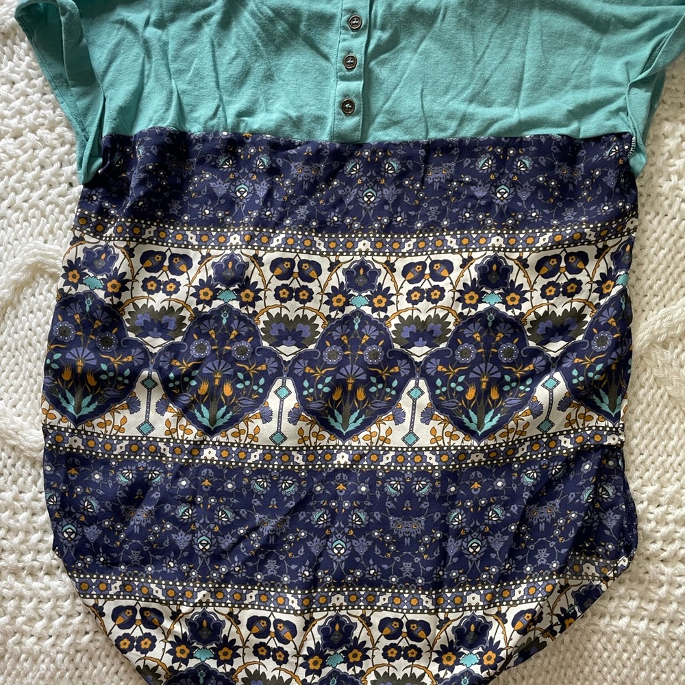 Patterned Blouse - Picture 4 of 5